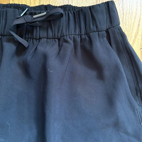 Lululemon sz 6 On The Fly Skirt *Woven Black pockets tie and elastic waist VGUC - Picture 5 of 13